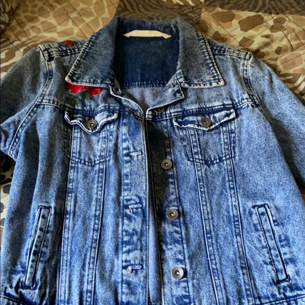 Jean jacket with roses